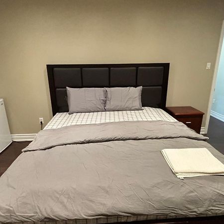 Hollywell Apartment มิสซิสซอกา ภายนอก รูปภาพ