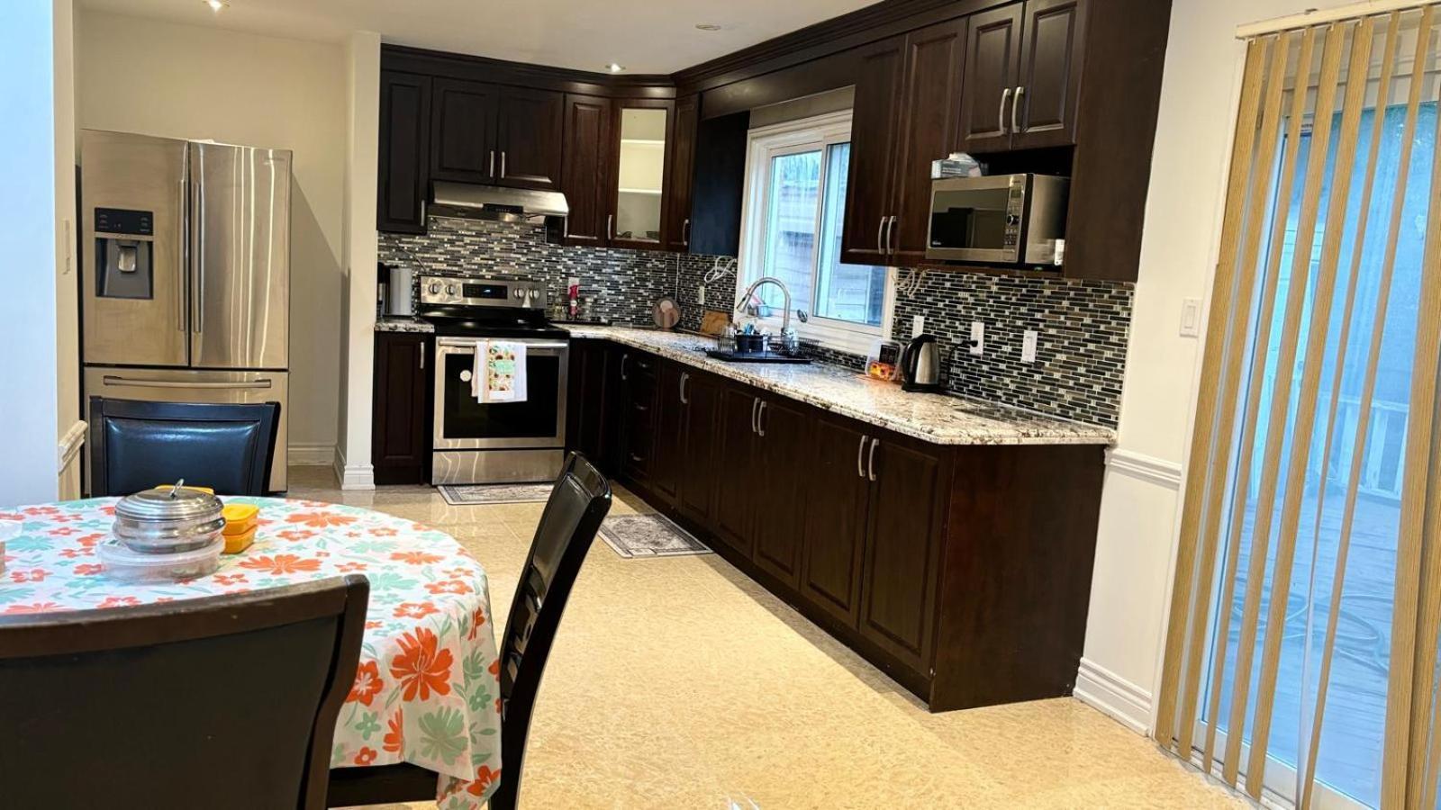 Hollywell Apartment มิสซิสซอกา ภายนอก รูปภาพ
