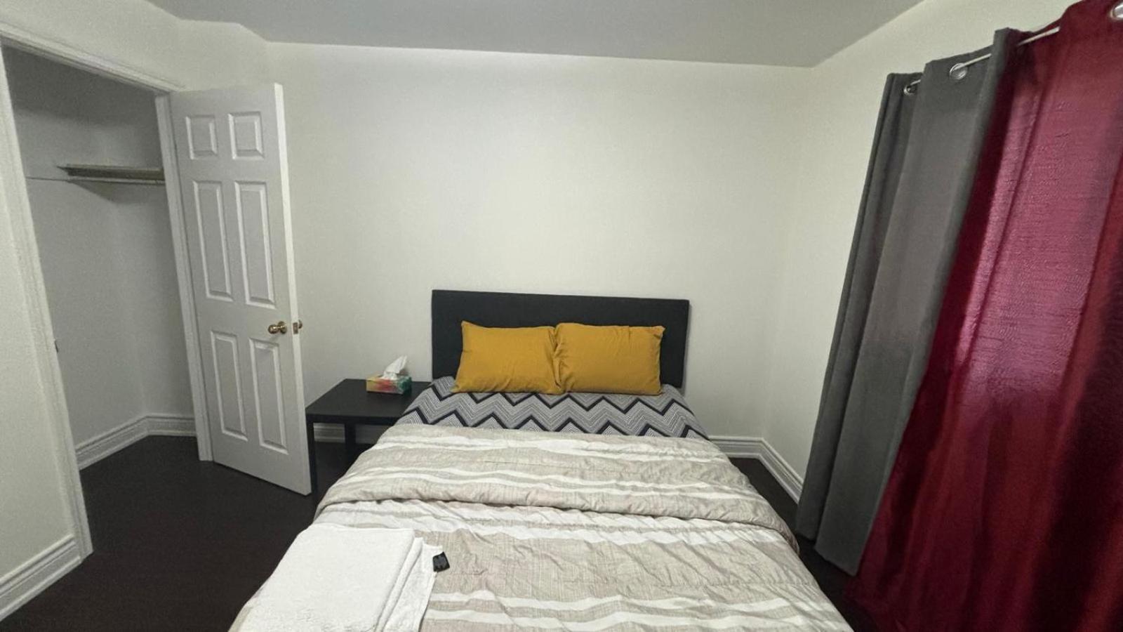 Hollywell Apartment มิสซิสซอกา ภายนอก รูปภาพ