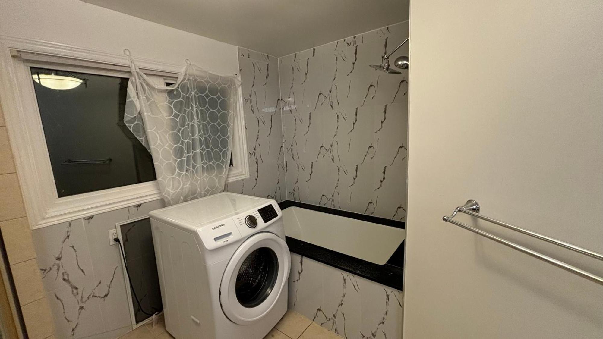 Hollywell Apartment มิสซิสซอกา ภายนอก รูปภาพ
