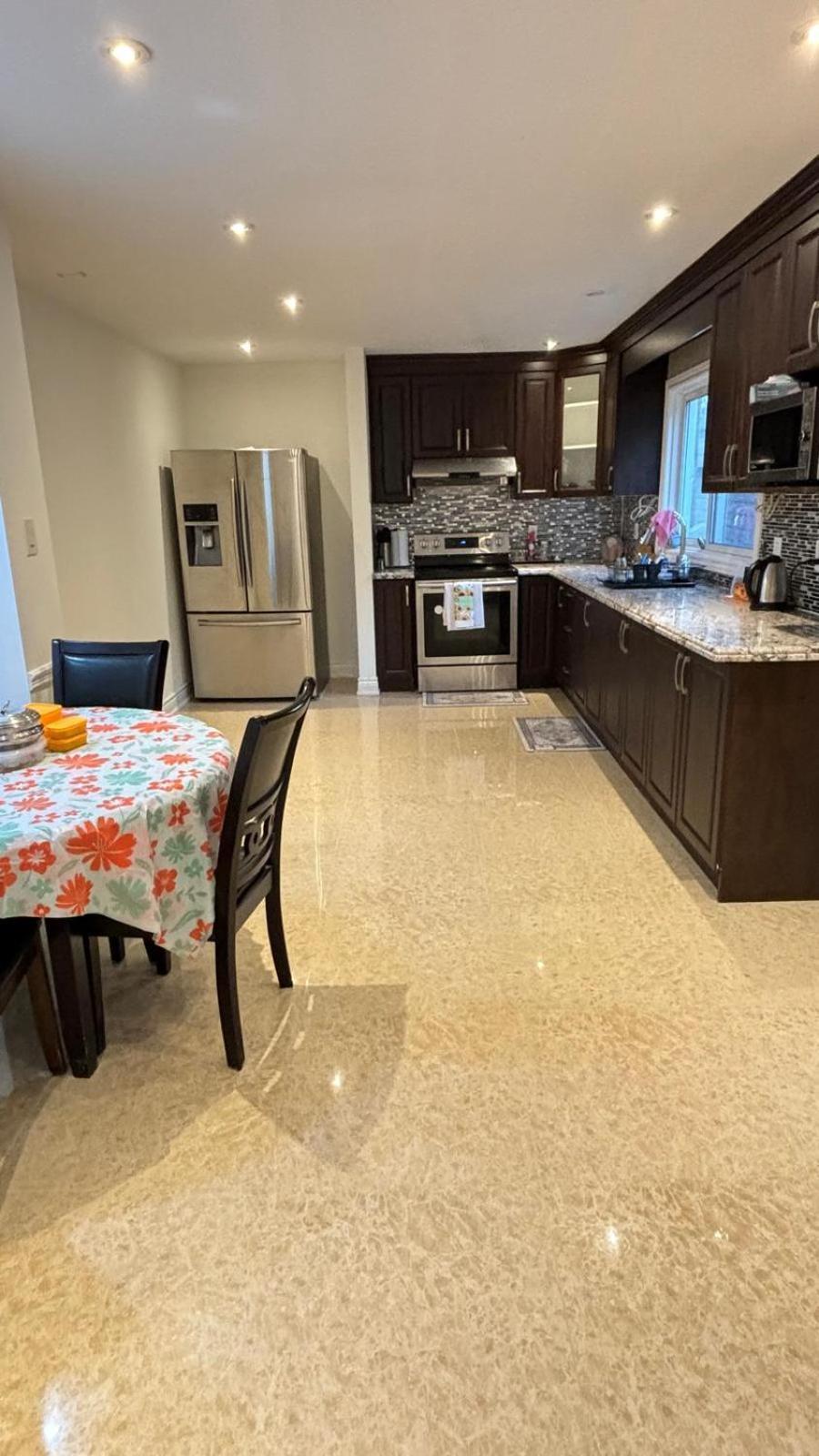 Hollywell Apartment มิสซิสซอกา ภายนอก รูปภาพ