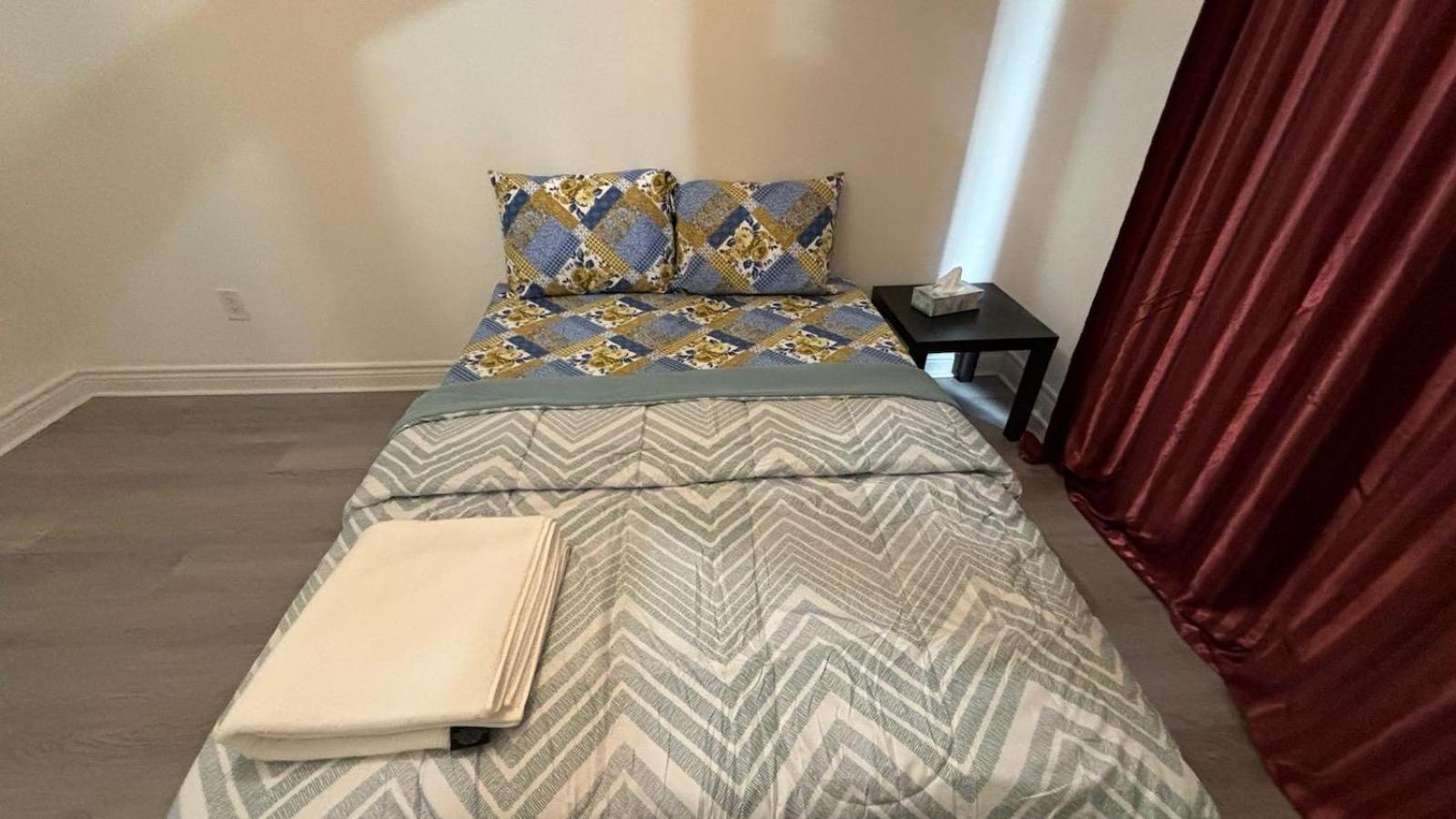 Hollywell Apartment มิสซิสซอกา ภายนอก รูปภาพ